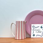 Pichet rayure gm rose L17,8 P12,5 H21,3cm