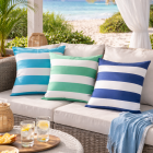 Coussins extérieurs bord de mer Carré 45x45 Tissu Azur Vert Bleu Blanc Motif rayures Playana jline