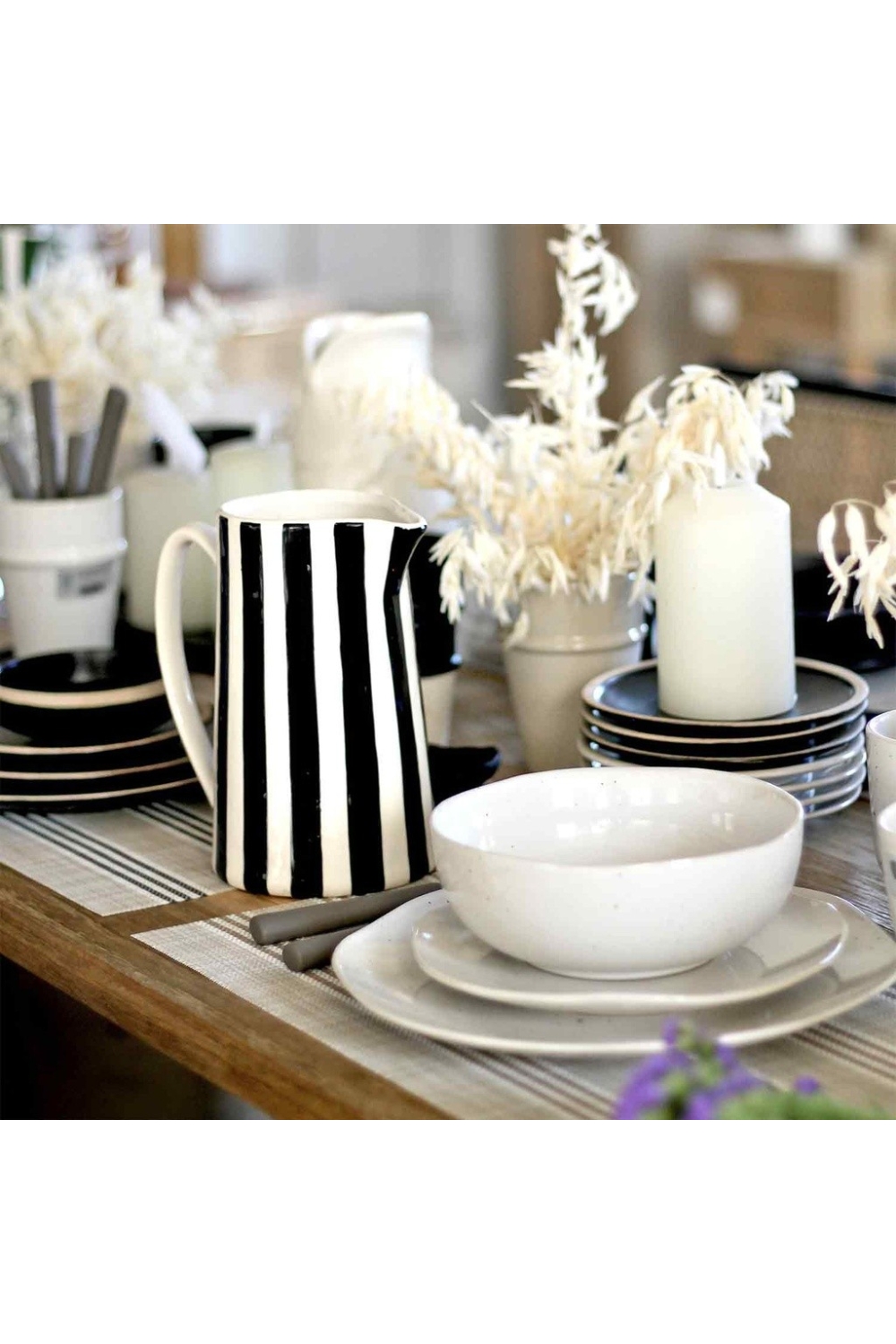 pichet-a-rayures-noir Pichet rayure gm noir L17,8 P12,5 H21,3cm Réf. : 015924 opjet